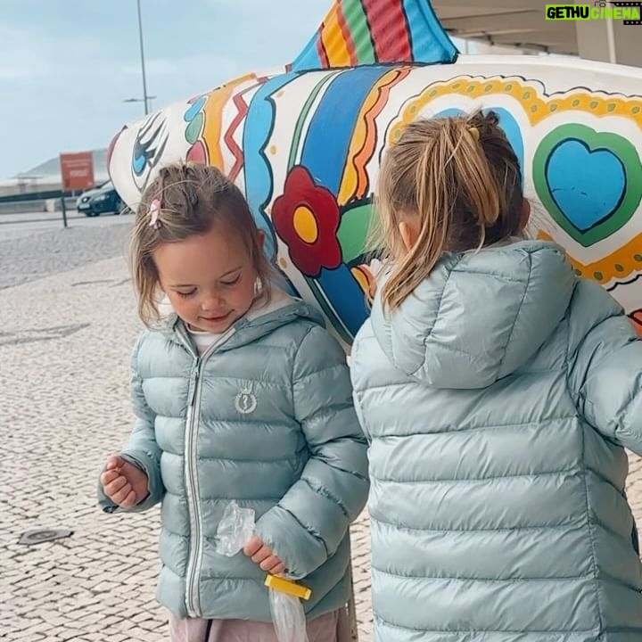Helena Costa Instagram - Quando elas pedem para lhes tirar fotografias…