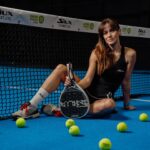 Helena Costa Instagram – Quando estou mais desaparecida assim ao fim de semana…é porque estou algures num campo de padel concentrada em algum torneio 🫢 bom fim de semana! 
A ver se vemos o céu hoje 🌌  #padelgirl