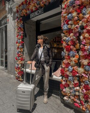 Helena Costa Instagram - E com isto me fico … amanhã um grande dia 🙌🏽 viajamos as 3 para um sítio incrível! ✈️ 🏝️