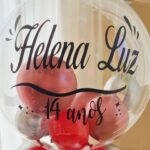 Helena Luz Instagram - Sim, teve comemoração, bolo, vela, docinhos, amigos queridos, família amada, carinho, um calor gigante... tudo isso para a chegada dos meus 14 anos!! Seja bem vindo, este ano será lindo e incrível!!!! 🙏🏻🌹🥰 . . . . . . . #helenaluz #14anos #7denovembro #aniversario #bday #felizdavida #abençoada