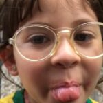 Helena Luz Instagram – Gravação de uma das cenas mais marcantes para mim, primeira vez que uma personagem minha morre. E a frase daquele dia foi “mamãe, vou gravar que tiro foi esse”. 🙈
Vou contar pra vcs: minha mãe chorou de verdade quando me viu cair 🤷🏼♀️
Veja o trailer no final… 😁
Filme: O Doutrinador
.
.
.
#tbt #2018 #cinemanacional #hqnacional #atriz #amooquefaço #parisfilmes