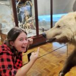 Helena Luz Instagram - Última semana de férias e tirei o dia para arte, arquitetura e história, muita história!!! Museu do Ipiranga e Museu de Zoologia da USP. Fiz self com Dom Pedro, conheci uma mega pintura, foto com esqueleto, self com urso!! Qual foto vc mais gostou?? . . . . . . . . #museudoipiranga #ipirangamuseum #museudezoologia #turismosp #prefeiturasp