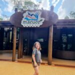 Helena Luz Instagram - Ahhhh @macuco.safari, não tenho nem palavras para descrever "o quê" é navegar no rio Iguaçu e tomar banho em uma das 7 maravilhas do mundo!!!! Foto 2: rindo de nervoso Foto 3: aplaudindo o espetáculo, mas ainda nervosa Foto 4: só sorrir e agradecer E por fim, veja um pouquinho desta aventura!!! . . . . . . . . . #macucosafari #aventura #parquenacional #adventure #natureza #cataratasdoiguaçu #iguassufallsbrasil #melhoresdestinos #terradascataratas
