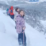 Helena Luz Instagram - Veja as fotos de um dia que foi incrível... caminhada até o cume da montanha, em meio a muitaaaaa neveee!!! ❄️ . . . . . . . . . . #bariloche #feriasdejulho #felizdavida #realizandosonhos #neve #snowday