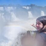Helena Luz Instagram - Energia renovada depois deste banho em uma das 7 Maravilhas do Mundo 😁 Veja as amizades que fiz lá no parque nacional 🦋 e me conta, vc faria o que eu fiz? (Veja o vídeo 🤪) Ameiiiiii meu diaaaaa!!!! . Venham visitar pessoal, é o maior conjunto de quedas d'água do mundo e a compra dos ingressos vc faz online, super fácil!! . . . . . . #cataratasdoiguaçu #iguassufallsbrasil #melhoresdestinos #terradascataratas #loumar #macucosafari #aventura #parquenacional #adventure #natureza