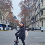Helena Luz Instagram - Fotos do dia 3... Andamos bastante, "mucho frío" (entre 8° e 9° graus, com sensação de menos), Caminito, Casa Rosada, as ruas daqui são lindas, jantar no Hard Rock e, por fim, acho que consegui a pose que faz referência à ponte 🤪 Estou amando B.A.🇦🇷 . . . . . . . . . . #feriasdejulho #feriasemfamilia #argentina #buenosaires #caminito #casarosada #hardrockbuenosaires