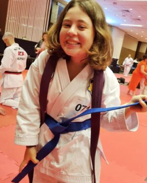 Helena Luz Instagram - Mais uma etapa concluída!!!minha sétima faixa, agora sou faixa azul e posso dizer que sou graduada no taekwondo 🥋🥰😁
.
.
.
.
.
.
.
#taekwondo #taekwondotraining #ataplentzsystem #faixaazul #artesmarciais #esportefavorito
