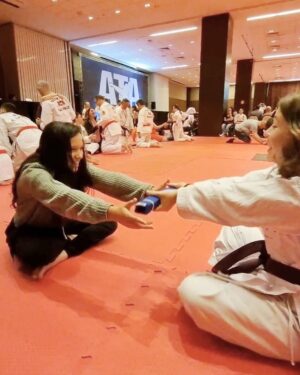 Helena Luz Instagram - Mais uma etapa concluída!!!minha sétima faixa, agora sou faixa azul e posso dizer que sou graduada no taekwondo 🥋🥰😁
.
.
.
.
.
.
.
#taekwondo #taekwondotraining #ataplentzsystem #faixaazul #artesmarciais #esportefavorito
