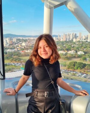 Helena Luz Instagram - Que experiência linda!!! @rodarico amei!!! 🎡🥰
.
.
.
.
.
.
.
#rodagigante #rodarico #feriado #sp #feriadoemsp #passeioemfamilia