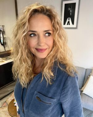 Hélène de Fougerolles Instagram - Merci Virginie @by_blondiehairstylist  ma coloriste de @villedecavaillon 🙏🏻⭐️⭐️⭐️ (talentueuse aussi en photos!)☺️😉❤️