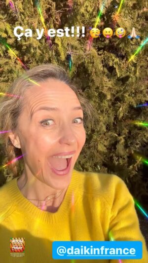Hélène de Fougerolles Instagram - Ça y est! @daikinfrance est la pour réparer ma chaudière!! C’est la 1ere fois que je demande le 06 d’un mec en me présentant! Direct!!! 🤪🥳😝👍🏻