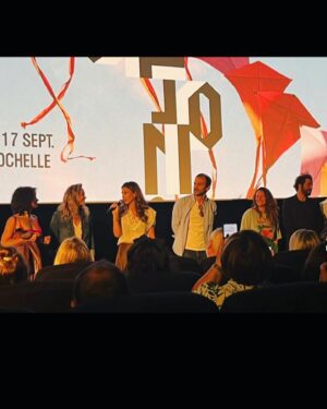 Hélène de Fougerolles Instagram - Présentation de la série Sam pour @tf1 au @festivaldelafiction à La Rochelle 🤗☀️
Merciiiiii mille fois: @authentic.prod @aline_panel @alexandralondon91 @elsaethippolyte @guerintillie @camillepouzol @gillesverdiani @chantalladesou @fred_testot @amaurydecrayencour @thierryneuvic_off @charlottegaccio @fanny.gilles.3 @noom_diawara @salihabala 
Merci aussi au travail de l’équipe de @tf1 @aprikian_ara @catherineraud
À toute l’équipe du films, techniciens, acteurs, @nkgram à mes agent @as_talents @alexandraschamis et @emiliejung et à l’accueil du public !
Je suis folle de joie et infiniment reconnaissante d’être dans cette série GÉNIALISSIME 😜🙏🏻🤗❤️🥳