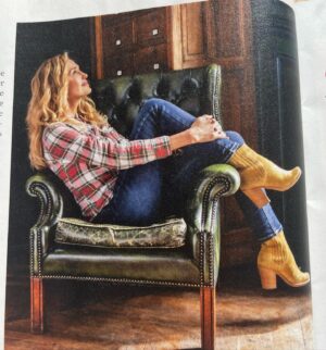 Hélène de Fougerolles Instagram - Merci @rusticaeditions pour cet article!🙏🏻 pour la série SAM (bientôt !) @tf1 
Photo : @stephanegrangier