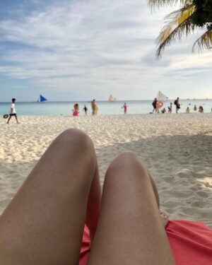 Helga Krapf Instagram - EAT. SWIM. SLEEP. REPEAT. 🏖️🍹🌅🇵🇭☀️🍲