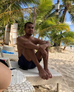 Helga Krapf Instagram - EAT. SWIM. SLEEP. REPEAT. 🏖️🍹🌅🇵🇭☀️🍲