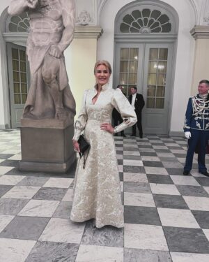 Helle Thorning-Schmidt Instagram - Last audience with the Queen to wish Happy New Year and say a simple thank you. Special morning and the weather meant alternative thinking regarding the footwear 🧦👠