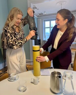 Helle Thorning-Schmidt Instagram - So thrilled to be presented with the Equality Award by the Minister for Equality @mariebjerre.dk and have a chance to discuss her thoughts and ambitions in this area. What a nice morning. And let me just say how cool it is that Marie has created this award and that she had the courage to give it to me🙏🥰 the actual award is made by Charlotte Steen @kvindesmedien which is cool as well👭👭