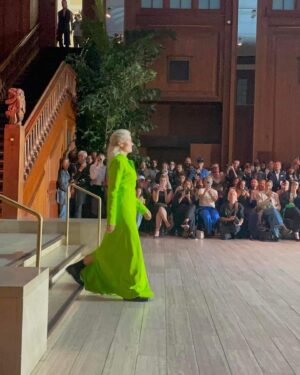 Helle Thorning-Schmidt Instagram - What a blast we had yesterday at the brilliant @soerenleschmidt show. I was so reluctant to do a catwalk, but had so much fun. And the big lessons are 1) Søren is so successful because he doesn’t take no for an answer and 2) if in doubt, say yes to new experiences rather than no! You would have thought I’d learned that by now 😁Scroll to see Søren do the last sewing and a classic Blæstegnen reunion❤️❤️❤️