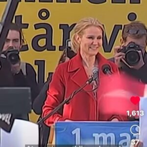Helle Thorning-Schmidt Instagram - I don’t know how to thank you all!! The response has been quite overwhelming after @dr1tv aired the documentary. So many of you have seen it, often with your teenage children, and have come away quite shocked about the reality of politics behind the scenes. I want to thank you so much for taking the time to write to me. That immediate connection is one of the best things about IG and this community 🙏🙏🥰🥰 And let me once again thank @yesyespictures for making this film and NOT allowing me to change anything 🤗🤗stream it on @dr1tv now
