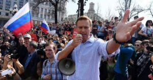 Helle Thorning-Schmidt Instagram - Deeply saddened by the death of Alexai Navalny. What a brave man who paid with his life for being in opposing to Putin. How weak is a ruler if he can’t tolerate opposition ? This reminds us of the cruelty of Putin’s Russia and how we have to keep supporting Ukraine in this difficult time.