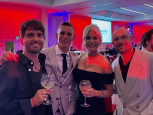 Helle Thorning-Schmidt Instagram - I know. It’s tough but someone had to party with these guys last night💃⭐️all for charity @theaggerfoundation and BørneTelefonen @bornsvilkar So admire all the artist for giving their amazing talent and precious time to a good cause and of course the brilliant @danielagger22 who is behind it all🙏🥰