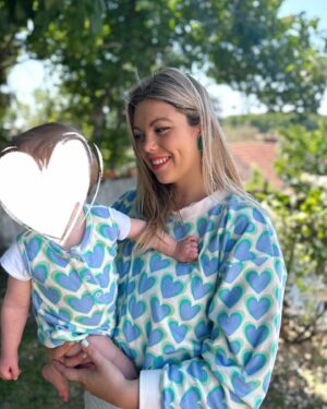 Héloïse Martin Instagram - 💕Ma première fête 💕
Je suis tellement fiere d’être ta maman ma petite Rose, ne change rien, je t’aime fort fort fort (plus que tout meme…🌸)
⠀
Et bonne fête à toutes les mamans 🫶🏼
⠀#fetedesmeres #happymothersday 
Merci pour la Tenue duo @emoi_emoi