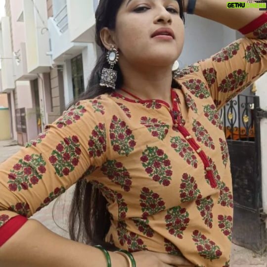 Hema Dayal - 169.6K Likes - 🥰🙏🏼🙈
.
.
#hemadayal18 #hemadayal #hema #mainaruvettikatti #keerthisureshhot #mainaruvettikatti #explore #explorepage #meenakshiponnunga #zeetamil #trendingsongs #trendingreels #tamilserial #tamilsongs