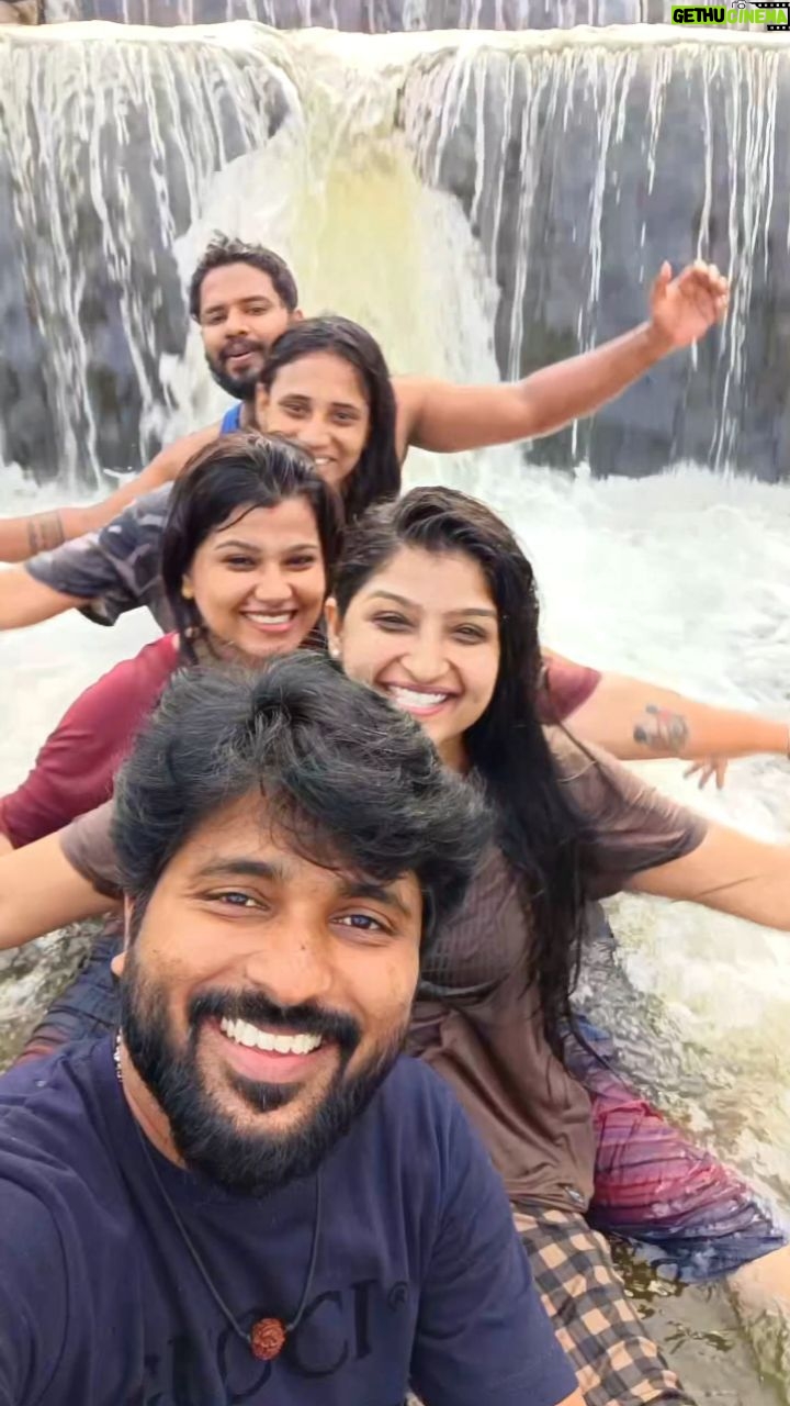 Hema Dayal - 23.8K Likes - Friendship forever ❤️❤️
#anuselva
#trending #madurai #tamil
#veerapandi #theni #happiness #friendship #hemadayal #hemadayal18 #hema #smile #enjoyment #trip #memories #travelling
@anu.official23
@she_s_a_magic
@mano96official