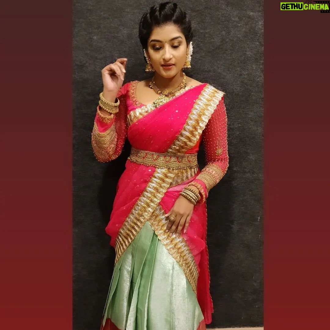 Hema Dayal Instagram - #zeekudumbaviruthugal2022 . Outfit:@lithas_rentals Jewellery:@chicjewells . #hemadayal18 #hemadayal #hema #zeetamil #serialactress #meenakshiponnungaserial #traditionalcostume #explorepage #explore