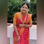 Hema Dayal Instagram - 🥰😍🤩 . Jewellery :@chicjewells Blouse aari: @roja_aari_works_adyar . . #hemadayal18 #hemadayal #hema #zeetamilserials #meenakshiponnungaserial #pooja #serialartist #traditionallook #explorepage #explore #love #sareelove #saree