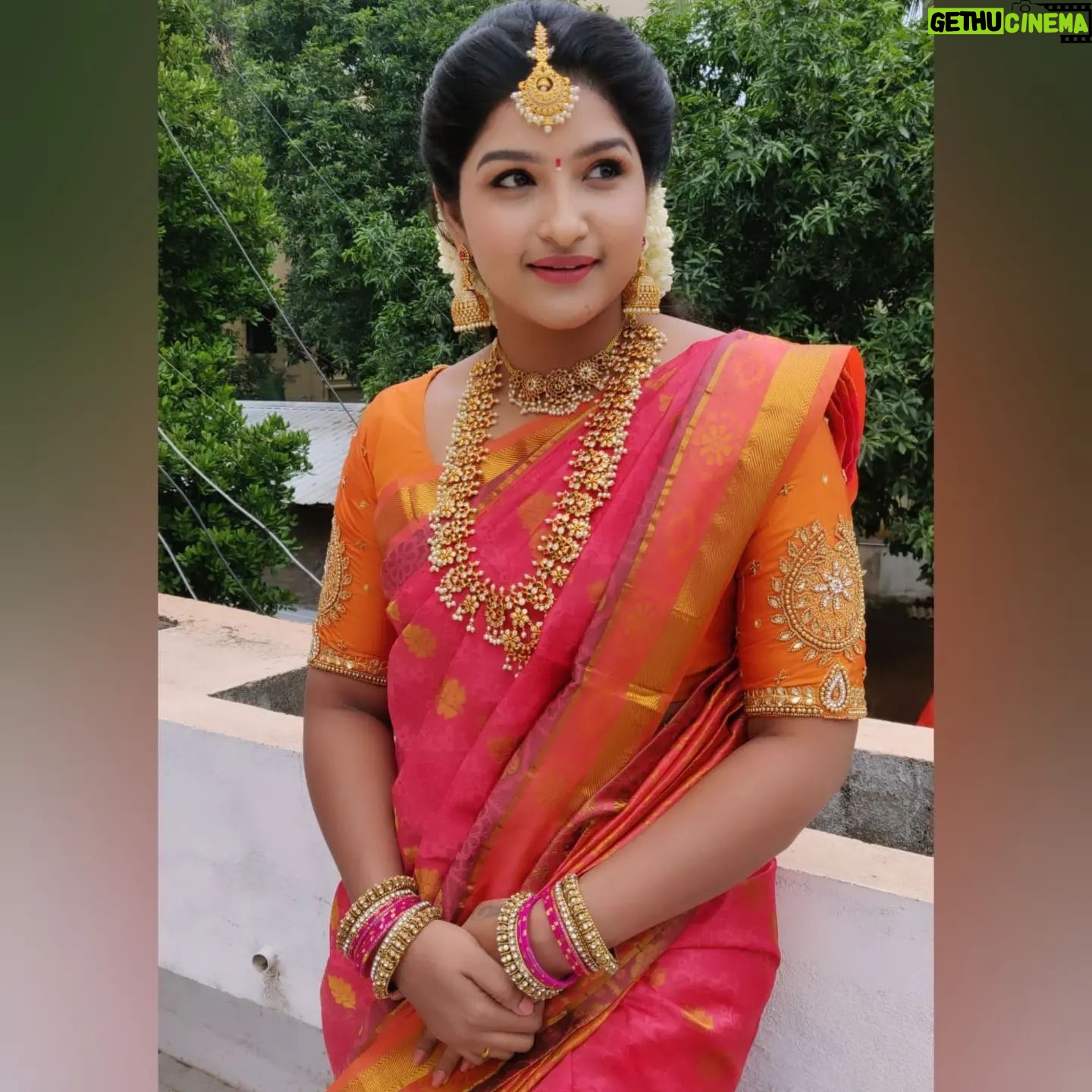 Hema Dayal Instagram - 🥰😍🤩 . Jewellery :@chicjewells Blouse aari: @roja_aari_works_adyar . . #hemadayal18 #hemadayal #hema #zeetamilserials #meenakshiponnungaserial #pooja #serialartist #traditionallook #explorepage #explore #love #sareelove #saree