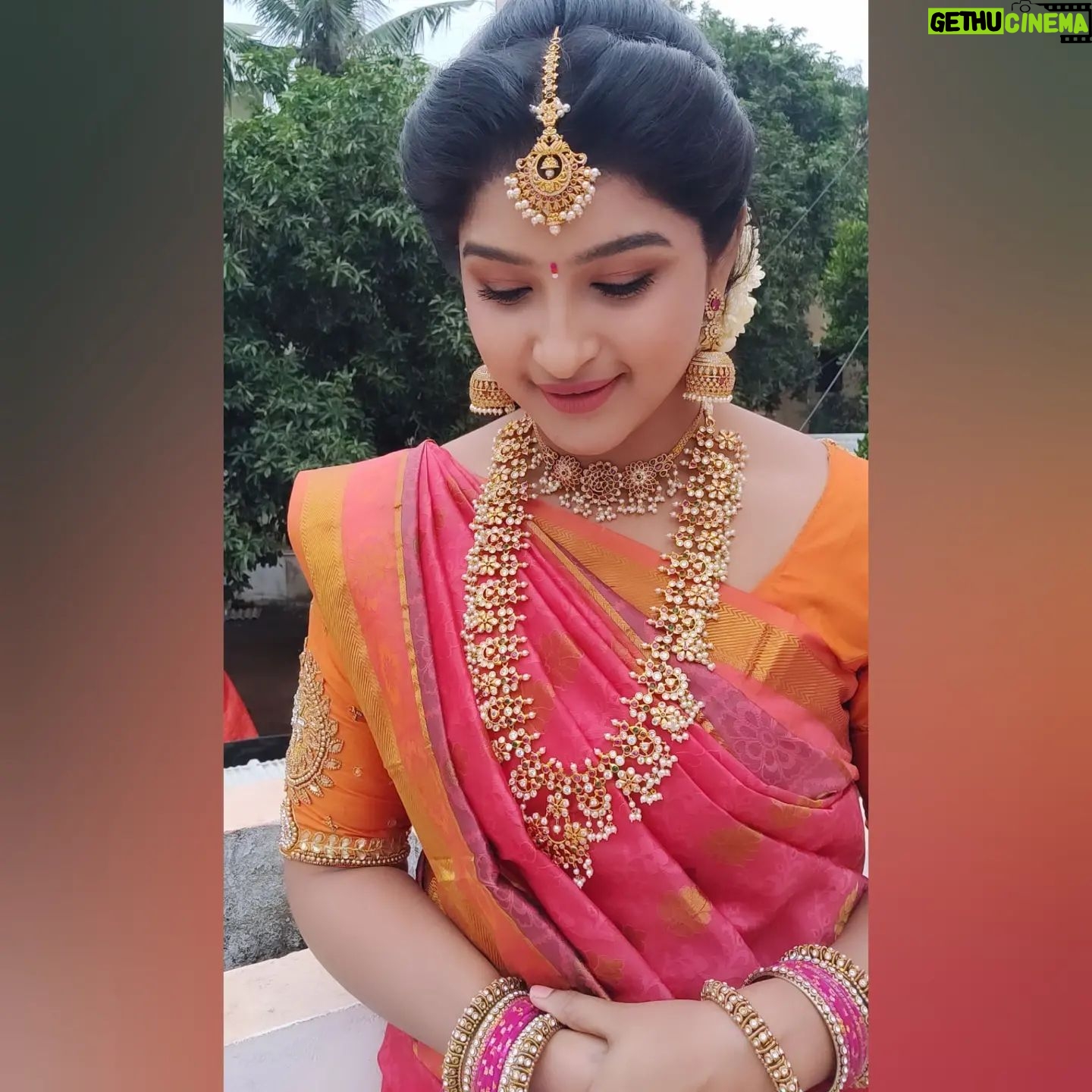 Hema Dayal Instagram - 🥰😍🤩 . Jewellery :@chicjewells Blouse aari: @roja_aari_works_adyar . . #hemadayal18 #hemadayal #hema #zeetamilserials #meenakshiponnungaserial #pooja #serialartist #traditionallook #explorepage #explore #love #sareelove #saree