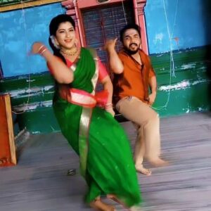 Hema Dayal Instagram - Maa madurai Anna kodi...🥰🙈🙊 With my best friend 🥰:@tomfrank_tomfrank . #maamadura #dancelove #dancereels #treandingreels #trendingsongs #hemadayal18 #hemadayal #hema #meenakshiponnungaserial #zeetamilserials #zeetamil #serialactor #explorepage✨ #explorepage #explorar #tomfrank