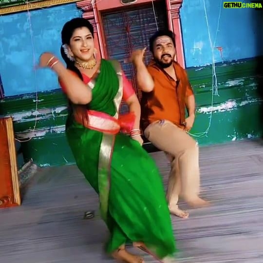 Hema Dayal - 113.7K Likes - Maa madurai Anna kodi...🥰🙈🙊
With my best friend 🥰:@tomfrank_tomfrank
.
#maamadura #dancelove #dancereels #treandingreels #trendingsongs #hemadayal18 #hemadayal #hema #meenakshiponnungaserial #zeetamilserials #zeetamil #serialactor #explorepage✨ #explorepage #explorar #tomfrank