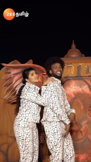 Hema Dayal Instagram - Appappapa…!😉😍🤩
Dance Jodi Dance Reloaded 2 | Retro Round | Sat and Sun 7PM.

#DanceJodiDanceReloaded2 #DanceJodiDance #DJD #Sneha #BabaBaskar #Sangitha #Hemadayal #Suresh #LiveReels #ZeeTamil