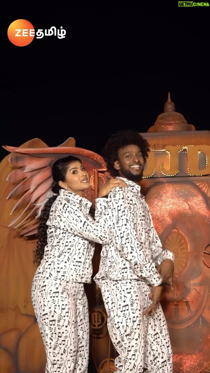 Hema Dayal - 31.1K Likes - Appappapa…!😉😍🤩
Dance Jodi Dance Reloaded 2 | Retro Round | Sat and Sun 7PM.
#DanceJodiDanceReloaded2 #DanceJodiDance #DJD #Sneha #BabaBaskar #Sangitha #Hemadayal #Suresh #LiveReels #ZeeTamil