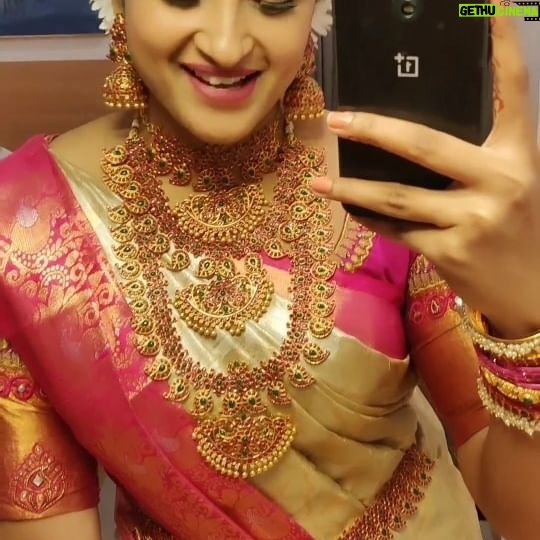 Hema Dayal - 109.4K Likes - ❤️😍🙈
.
Costume: @lithas_rentals
Jewellery:@lithas_jewellery
.
.
#hemadayal18#hemadayal #hema #meenakshiponnungaserial #zeetamilserials #viduthalai #lovesongs #explorepage #explore #reels