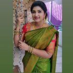 Hema Dayal Instagram - #meenakshiponnungaserial ❤️💚 Saree:@rktextilessarees Jewellery:@chicjewells Blouse aari:@roja_aari_works_adyar . #hemadayal18 #hemadayal #hema #serialactress #meenakshiponnungaserial #zeetamil #pooja #explore #explorepage #traditionallook