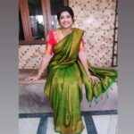 Hema Dayal Instagram - #meenakshiponnungaserial ❤️💚 Saree:@rktextilessarees Jewellery:@chicjewells Blouse aari:@roja_aari_works_adyar . #hemadayal18 #hemadayal #hema #serialactress #meenakshiponnungaserial #zeetamil #pooja #explore #explorepage #traditionallook