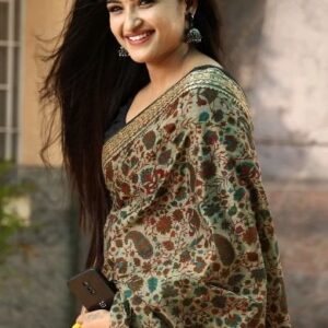 Hema Dayal Instagram - 🥰❤️🙊
Beautiful pic p.c  by @stevenaj14 tnq so much steven 🥰
 .
.
#hemadayal18 #hemadayal #hema #meenakshiponnungaserial #zeetamil #serialactress #explorepage✨ #explorepage #explorar #explore #trendingreels #trendingsongs #lovesongs #melodysongs #enrojaaneeye  #kushi #kushimovie #kushisongs