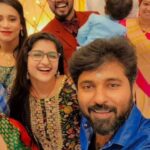 Hema Dayal Instagram – இங்கே வா இன்பம் தருகிறோம் 💞💞 
Happy married life dears 💗❤️@prakashsurya_official 
@priyaz_makeoverartist 
@mano96official

#anuselva #hema #hemadayal18 #hemadayal #insta #instagram #instagood #trending #trendingreels #marriage #friendship #madurai #married #love #family