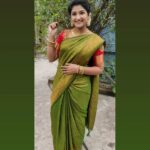 Hema Dayal Instagram - #meenakshiponnungaserial ❤️💚 Saree:@rktextilessarees Jewellery:@chicjewells Blouse aari:@roja_aari_works_adyar . #hemadayal18 #hemadayal #hema #serialactress #meenakshiponnungaserial #zeetamil #pooja #explore #explorepage #traditionallook