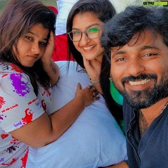 Hema Dayal - 35.5K Likes - Naan ettu thikkum alaigiren 🥰Nee illai endru povathaa..💞
#anuselva #hema #hemadayal #hemadayal18 #trending #trendingreels #trendingsongs #instagram #instagood #instadaily #like #friendship #friends #friendsforever #madurai #irandamulagam #harishjayaraj