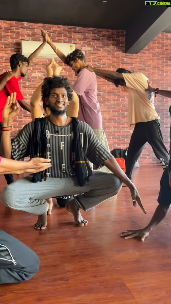 Hema Dayal - 14.4K Likes - Suresh & Hema ✨ fire 🔥 performance 🎭 Devotional round 🙏
.
Choreographer: @iamvkmaster_off
Assistant choreography: @dominic_djd
Dancer’s: @the_kitten_eyes_boy_official @versatile_bharath @anbu.________ @evaristan_11
Artist : @hemadayal18
Contestant : @suresh_14c_djd
Channel : @zeetamizh
#dancejodidancereloaded2 #dancejodidancereloaded #dance #jodi #dance #reality #realityshow #zee #zeetamil #grandma #grandpa #concept #beautiful #love #story