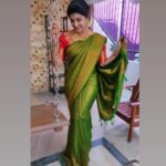Hema Dayal Instagram - #meenakshiponnungaserial ❤️💚 Saree:@rktextilessarees Jewellery:@chicjewells Blouse aari:@roja_aari_works_adyar . #hemadayal18 #hemadayal #hema #serialactress #meenakshiponnungaserial #zeetamil #pooja #explore #explorepage #traditionallook