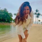 Hemal Ingle Instagram – 🏝️ Beach days are the best days 🏝️