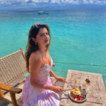Hemal Ingle Instagram - Someone please take me back and feed me breakfast with this view 🌊