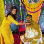 Hemal Ingle Instagram – Bathed in golden hues, the haldi ceremony brings together generations and we create some great memories together. 💛✨My dream of ‘Dada mala ek Vahini aan’ coming true 🥳 
1: Bahin Bhavala Halad lavtana 
2: Sisters striking a pose with their Mamas 
3: Main squeeze with my baby bro who is not a baby anymore 😪
4: We know how to make teenagers awkward 🤭
.
.
👗: @tanyasbenzfashion ❤️❤️