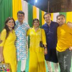Hemal Ingle Instagram - Bathed in golden hues, the haldi ceremony brings together generations and we create some great memories together. 💛✨My dream of ‘Dada mala ek Vahini aan’ coming true 🥳 1: Bahin Bhavala Halad lavtana 2: Sisters striking a pose with their Mamas 3: Main squeeze with my baby bro who is not a baby anymore 😪 4: We know how to make teenagers awkward 🤭 . . 👗: @tanyasbenzfashion ❤️❤️