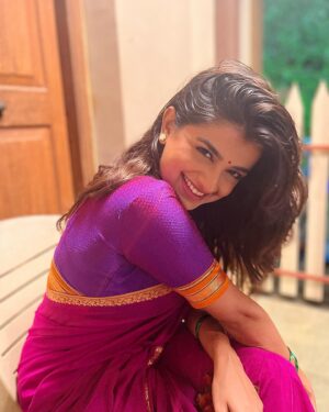 Hemal Ingle Instagram - Swipe right to put a smile on face 🫰🏼